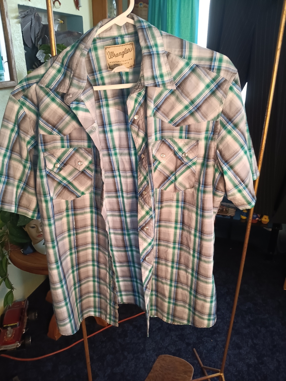 Wrangler Men’s Short Sleeve Plaid Shirt in Green and Gray